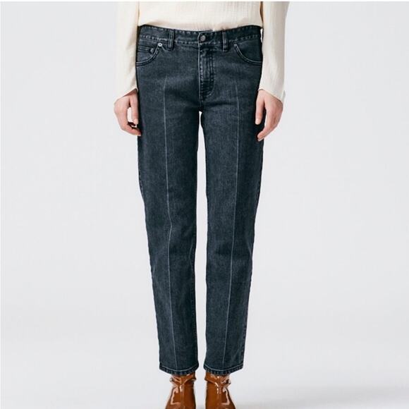 Tibi Stretch Denim Elfie Midrise Straight Leg Jean
Asymmetrical Pockets Size 25 - Picture 2 of 13